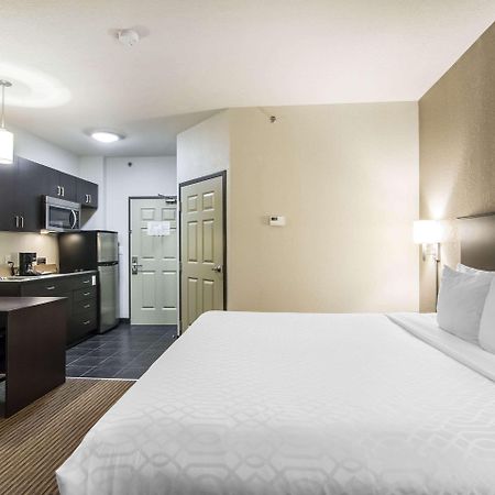 Quality Inn & Suites Thompson Esterno foto