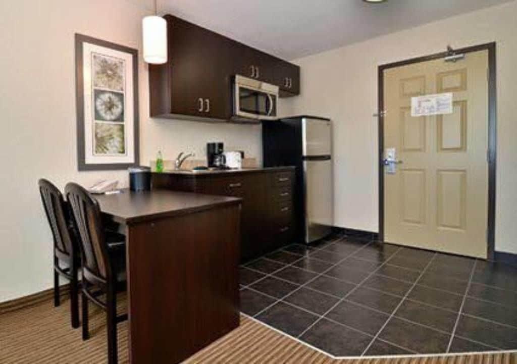 Quality Inn & Suites Thompson Esterno foto