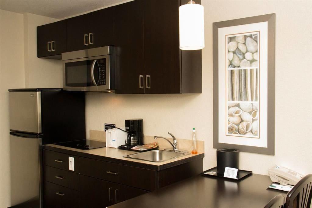 Quality Inn & Suites Thompson Esterno foto