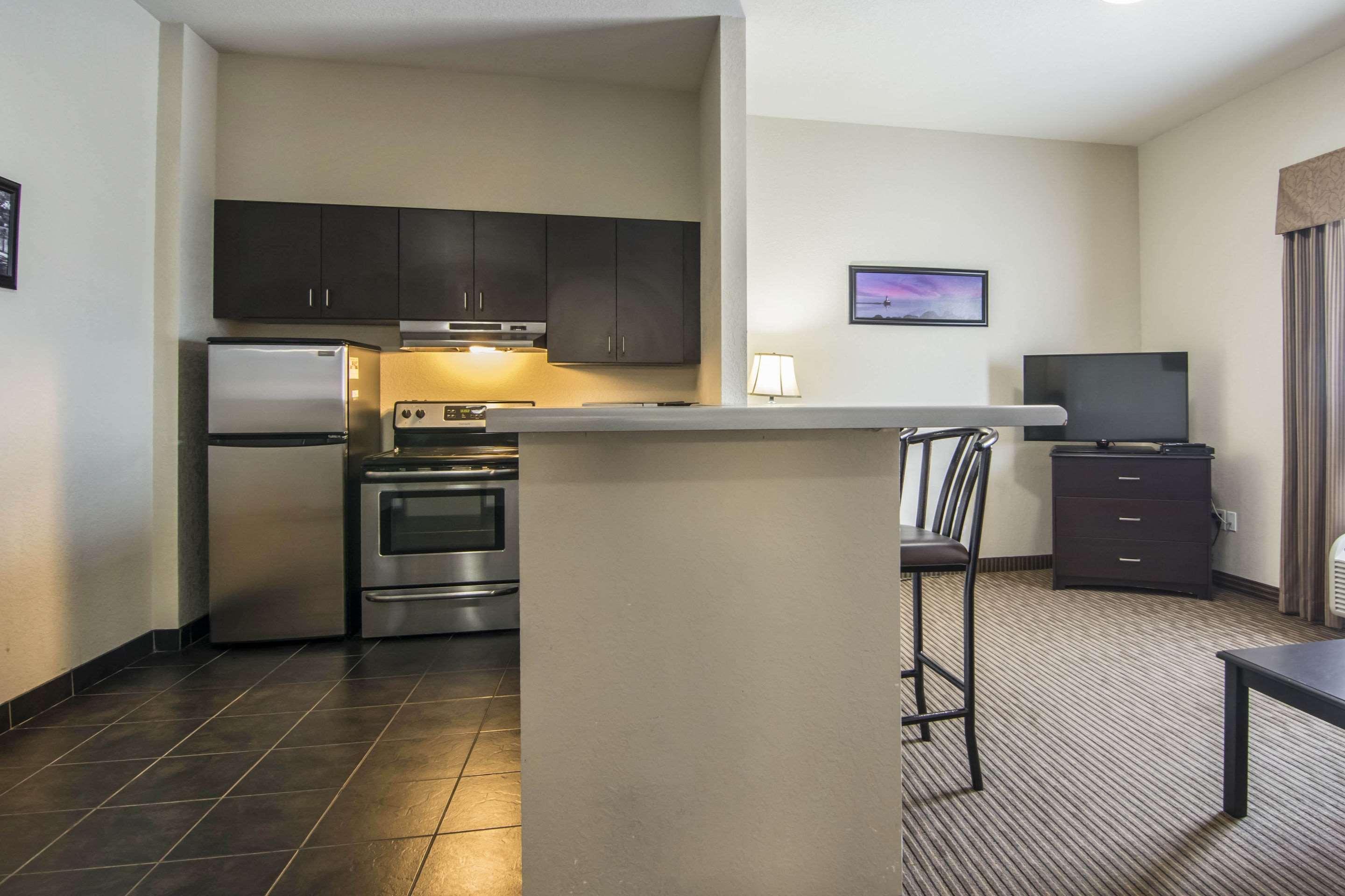 Quality Inn & Suites Thompson Esterno foto