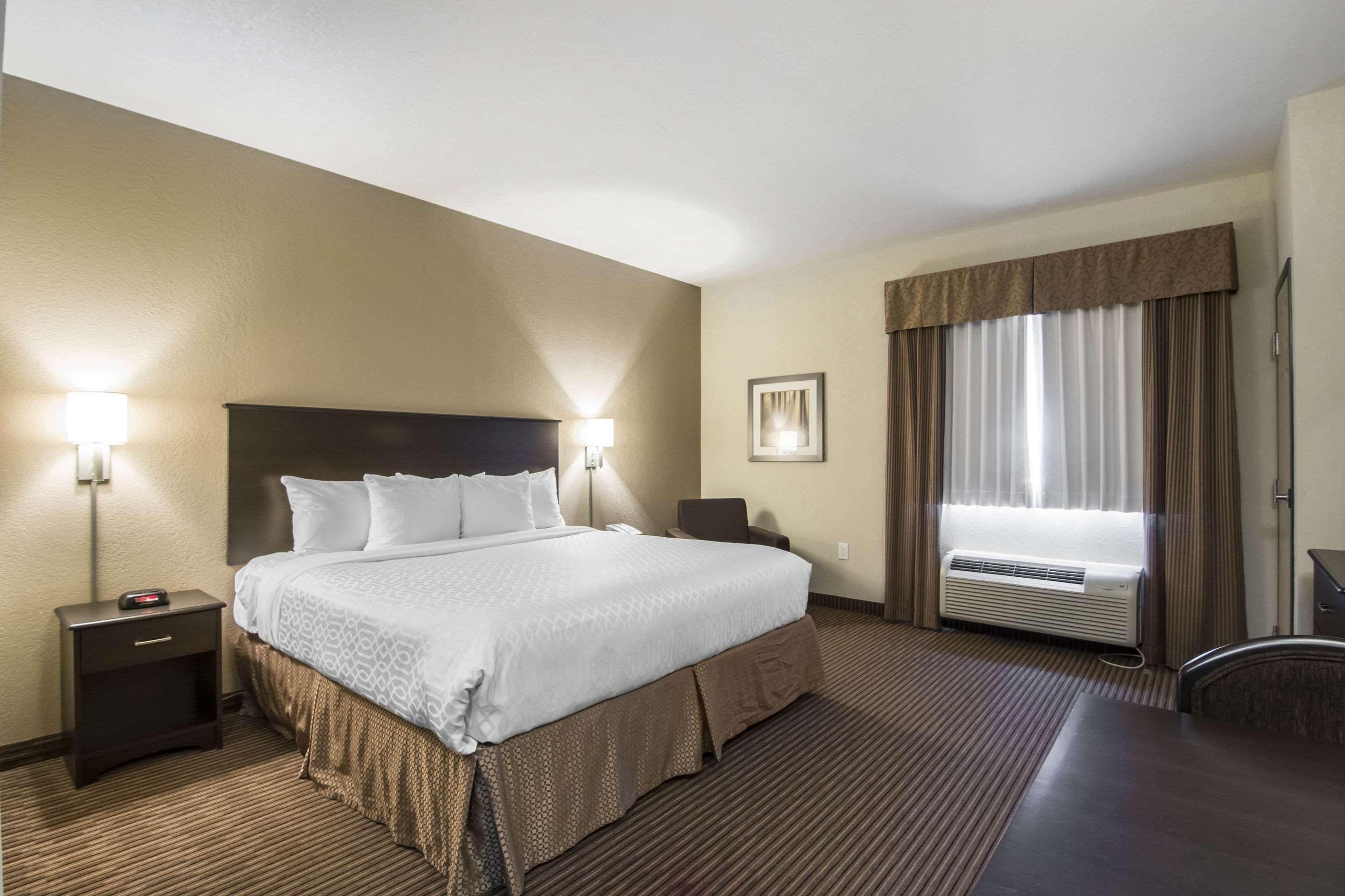 Quality Inn & Suites Thompson Esterno foto