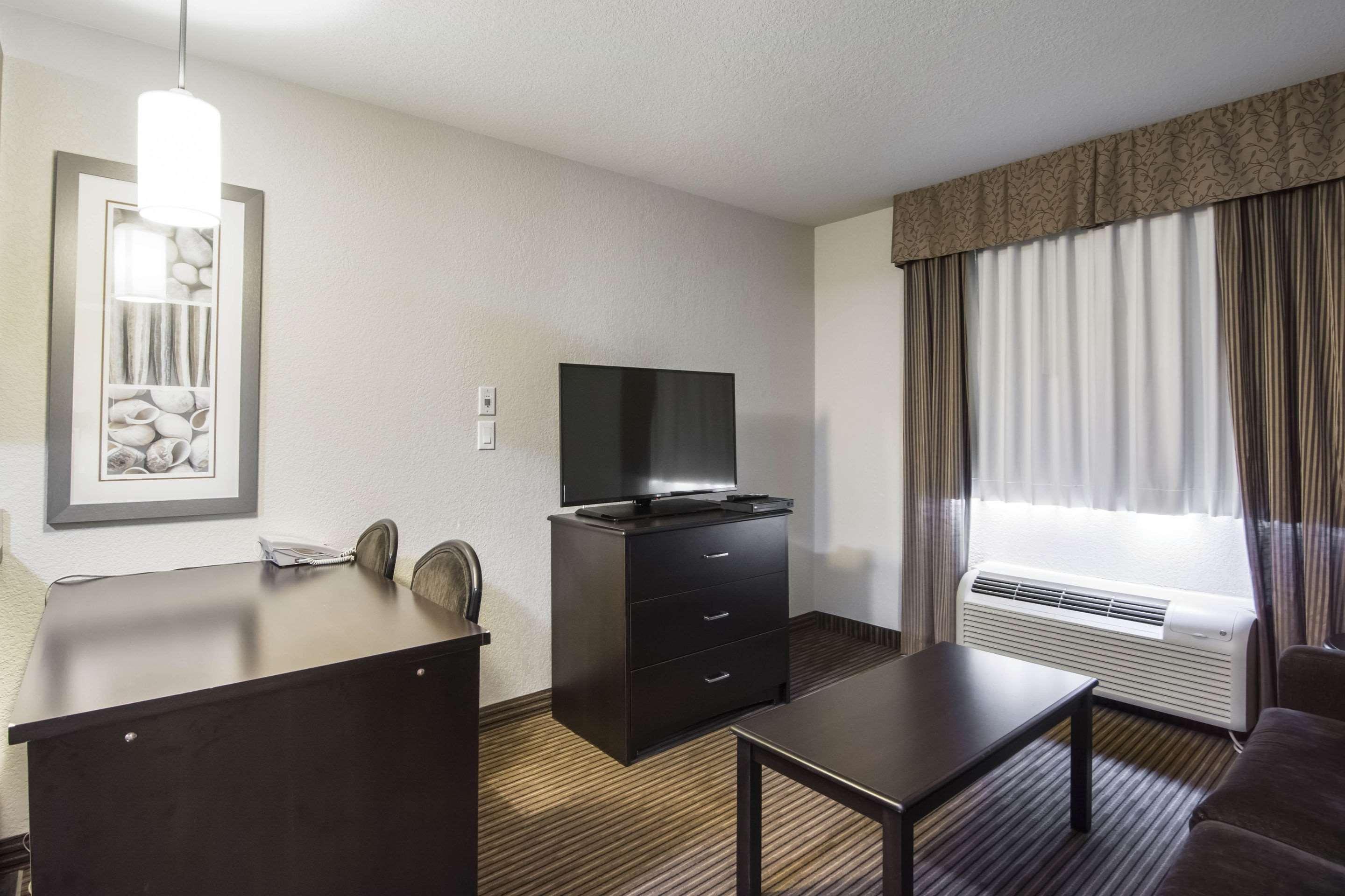 Quality Inn & Suites Thompson Esterno foto