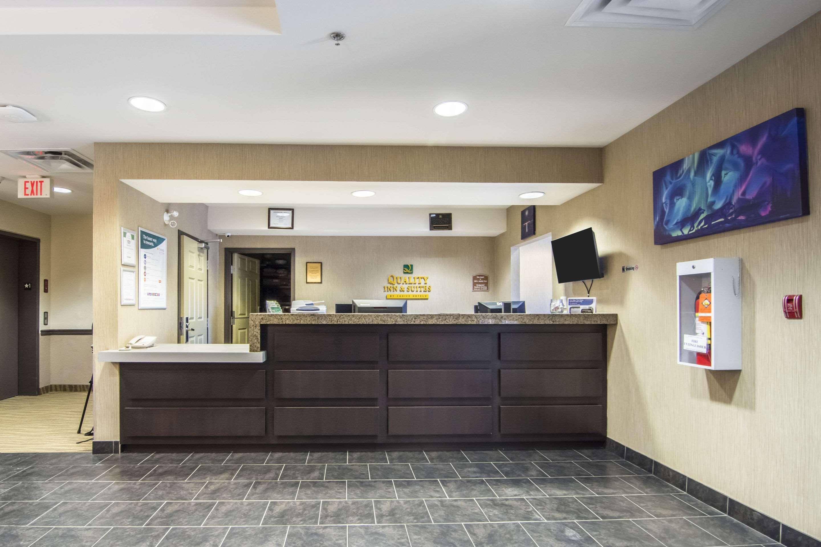 Quality Inn & Suites Thompson Esterno foto