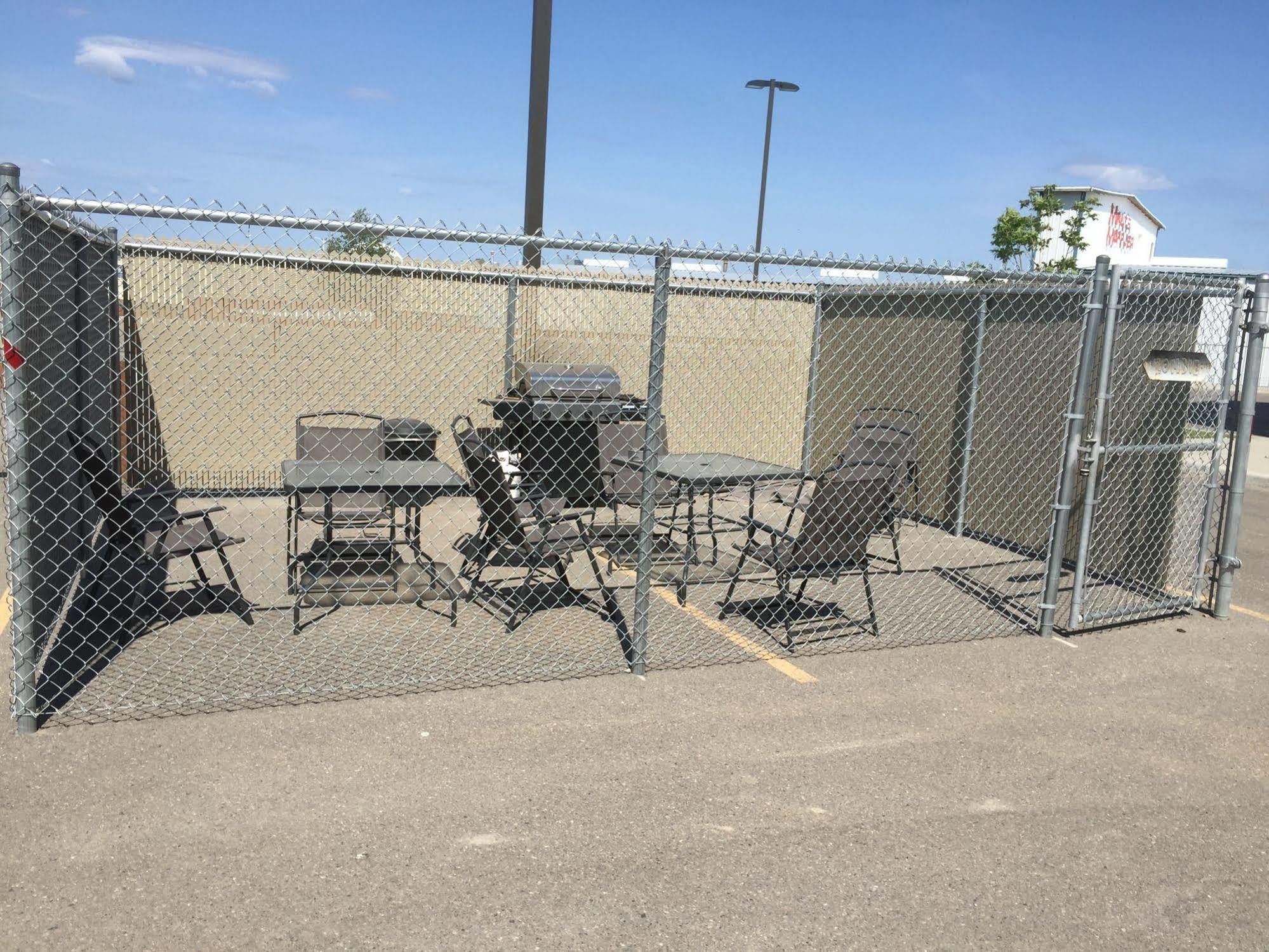 Quality Inn & Suites Thompson Esterno foto